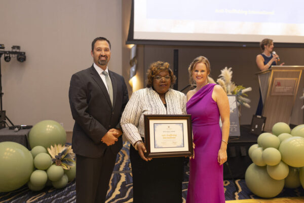 SHLUTNGala-250 SHLUTNGala-250